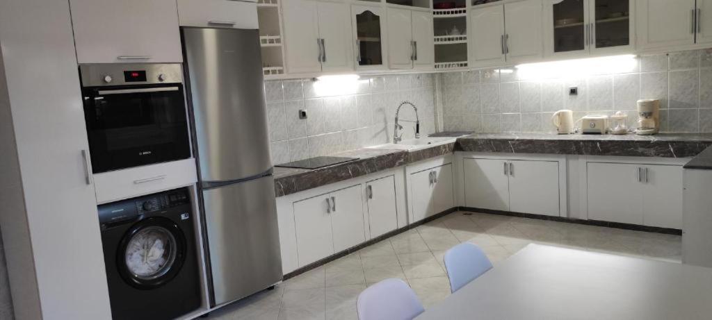 Appartements Nia Confort, Plein Centre Ville, Avec Terrasse Fès Exteriör bild